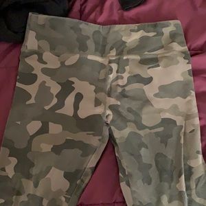 High waisted camo leggings